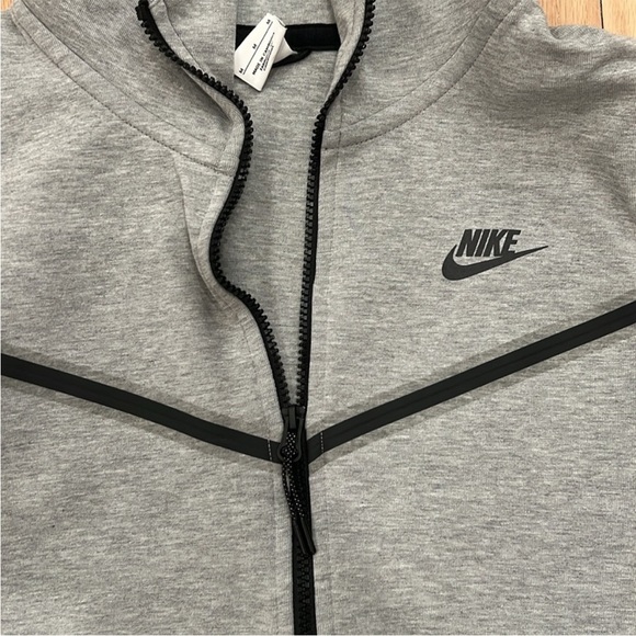 Nike Tech zip up sweater - Picture 3 of 11